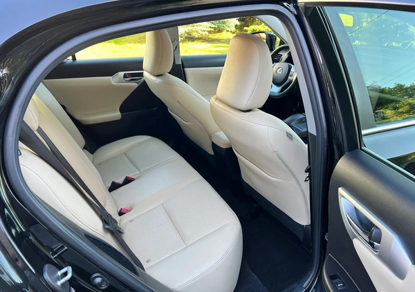 Lexus CT cena 49000 przebieg: 185000, rok produkcji 2012 z Puławy małe 352